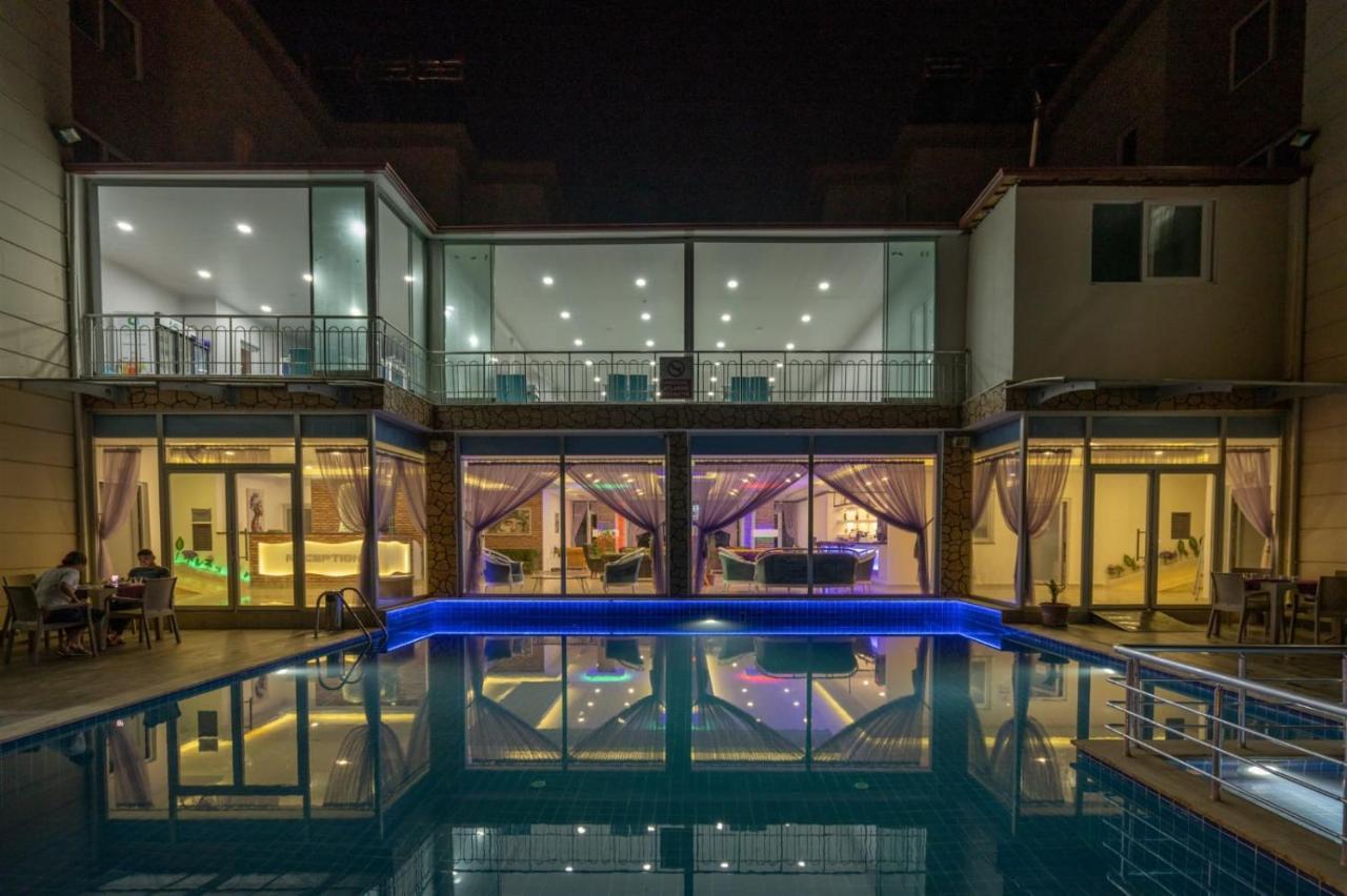 Diamonds Aparthotel 2*
